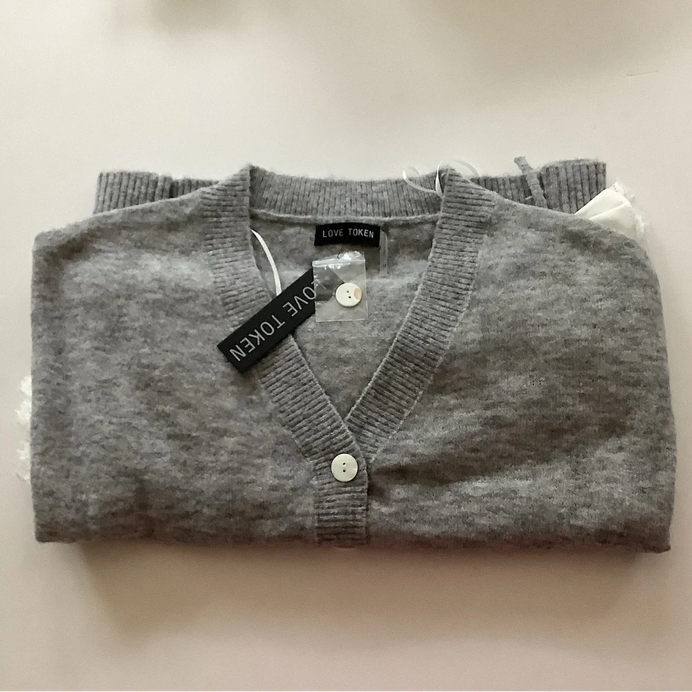 Love Token Ruffled Sleeve Button Sweater Grey Size L New - Picture 3 of 6